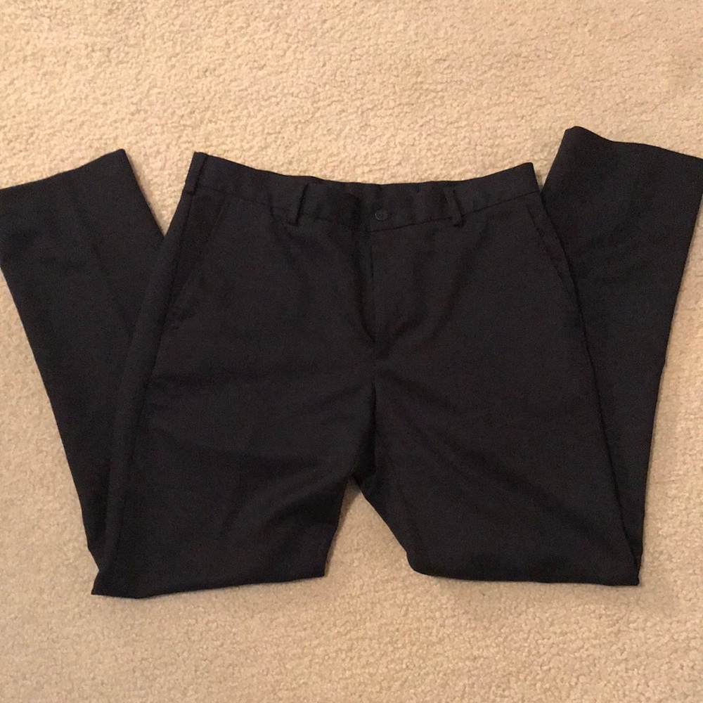 Navy blue men’s dress pants. Slim 33 x 32. Van Heusen Traveler. VGUC